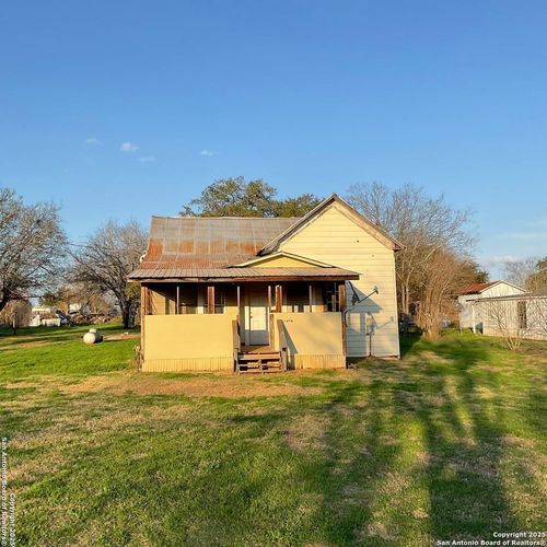 108 4th St, Sutherland Springs, TX, 78161-4739 | Card Image