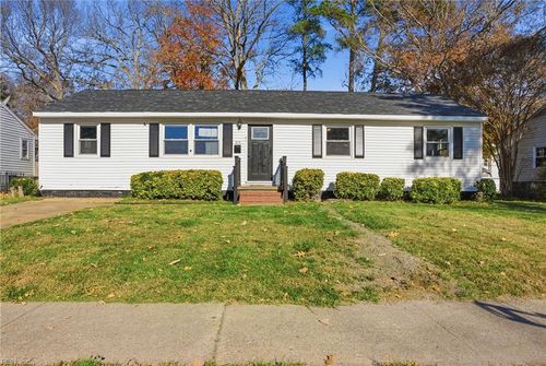 814 Burton St, Hampton, VA, 23666-1913 | Card Image