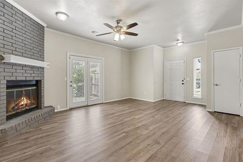 2113 S Robinson Ave, Moore, OK, 73170-7424 | Card Image