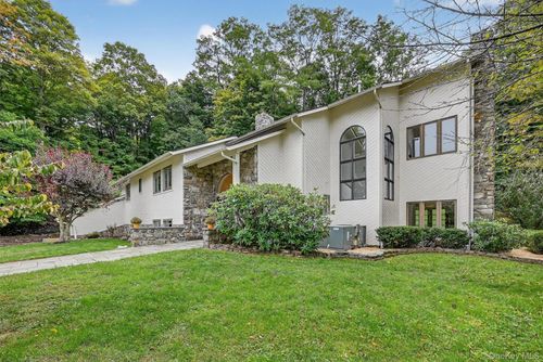 2 Tenny Ln, Cornwall, NY, 12518-1914 | Card Image
