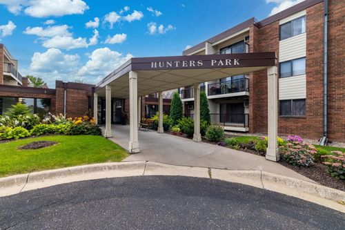 apt-233-4 Pine Tree Dr, Arden Hills, MN, 55112-3779 | Card Image