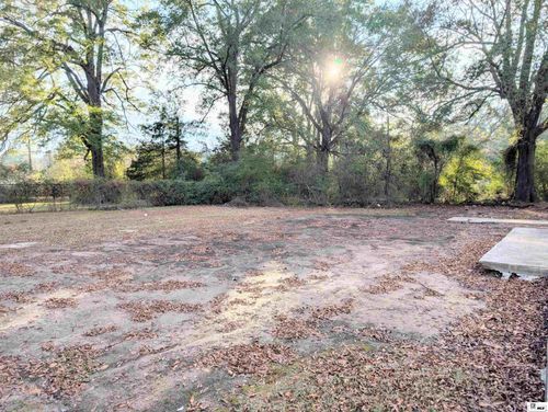 644 E Jefferson Ave, Bastrop, LA, 71220-4619 | Card Image