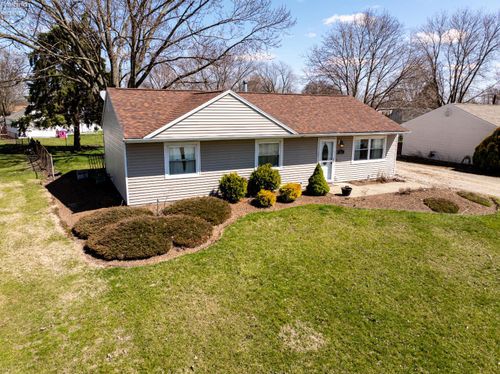 1094 Millbrook Dr, Fremont, OH, 43420-9302 | Card Image