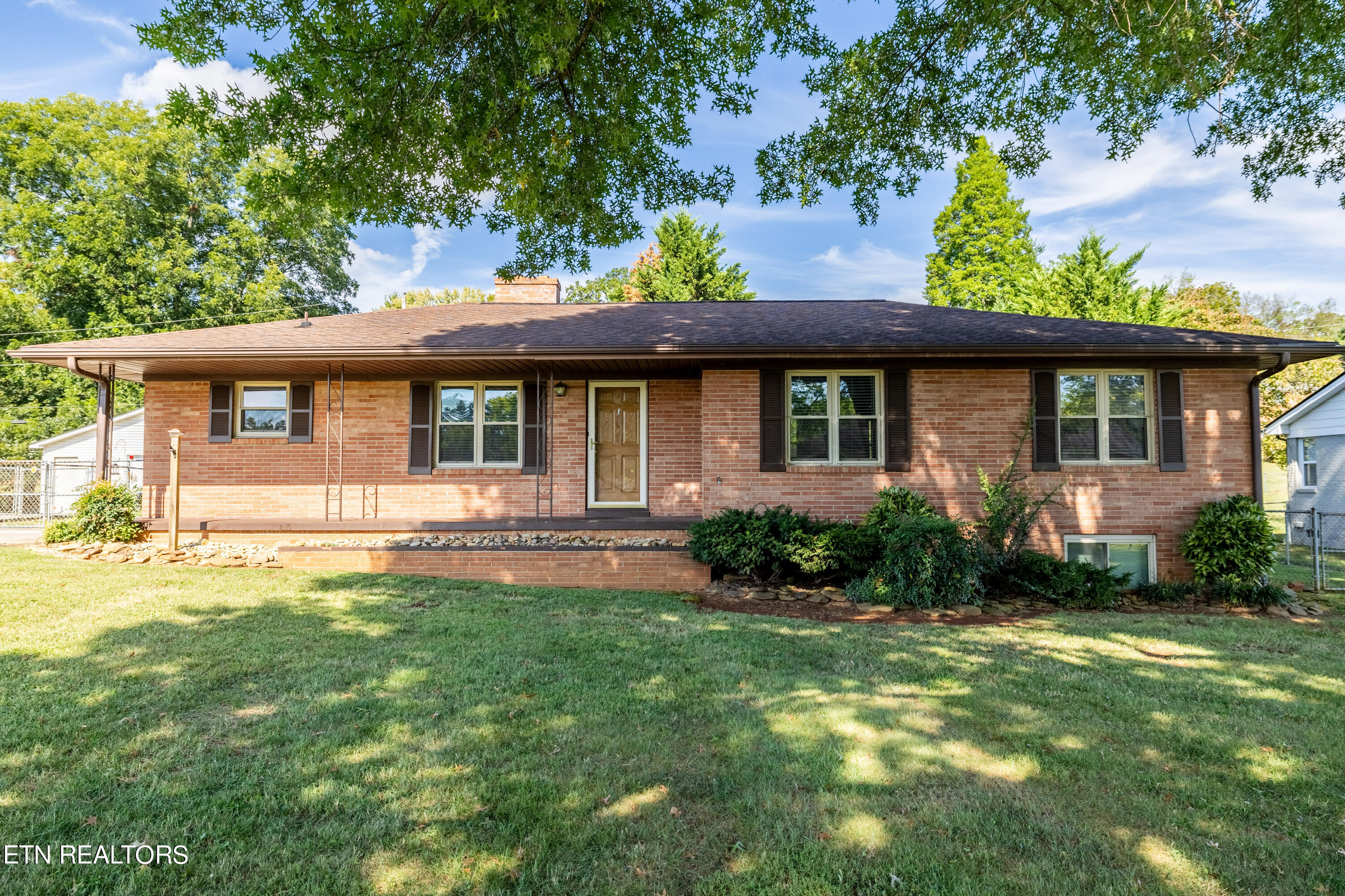 Milford Ave, Maryville, TN 37804