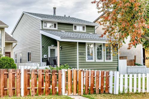 5824 22 Ave Ne, Calgary, AB, T1Y4P7 | Card Image