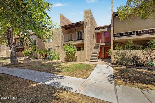 m23-5525 E Thomas Rd, Phoenix, AZ, 85018-8126 | Card Image
