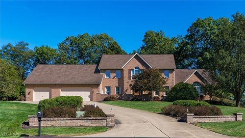 125 Summerwood Cir, Zanesville, OH, 43701-1684 | Card Image
