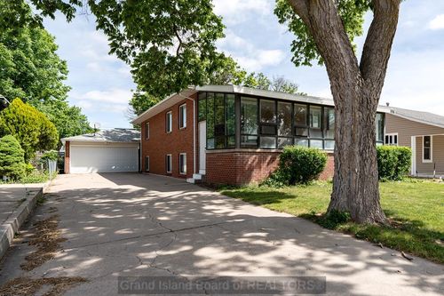 1916 W 10th St, Grand Island, NE, 68803-3703 | Card Image