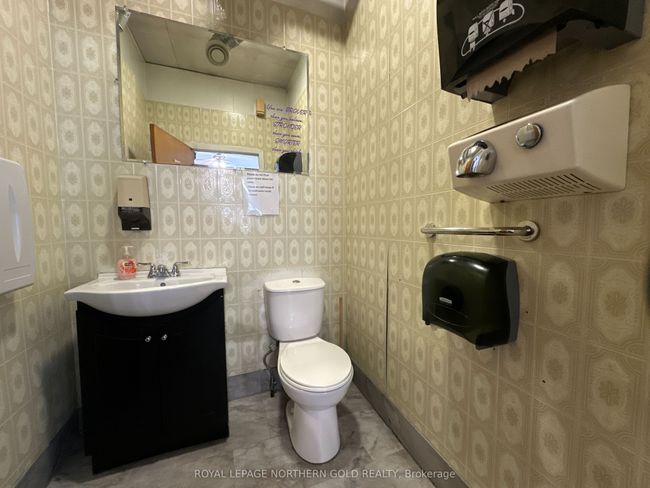 29 Broadway Ave, House other with 2 bedrooms, 1 bathrooms and 40 parking in King Kirkland ON | Image 8