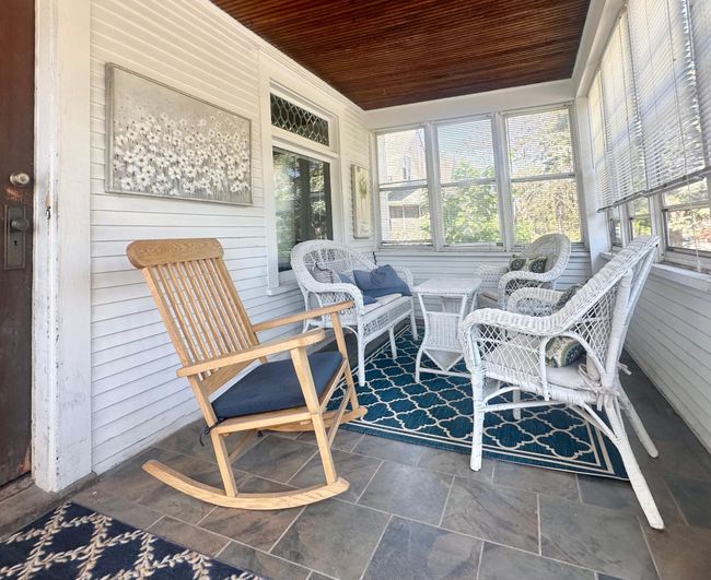 Front porch | Image 35