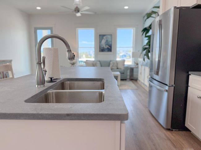 204 W Pine Ave, House other with 3 bedrooms, 4 bathrooms and 2 parking in Saint George Island FL | Image 12