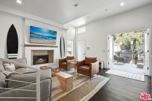 9842 Portola Dr, Beverly Hills, CA, 90210 | Card Image