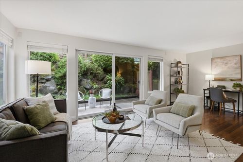 203-2552 14th Ave W, Seattle, WA, 98119-2109 | Card Image