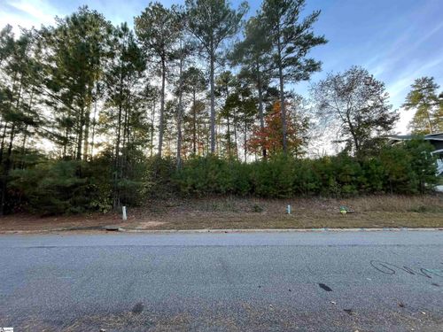 17 Tee Box Ln, Travelers Rest, SC, 29690-8288 | Card Image