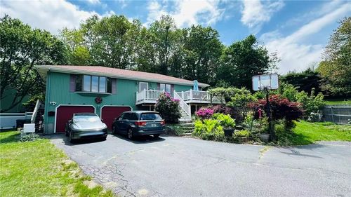 3945 Post Rd, Warwick, RI, 02886-9205 | Card Image