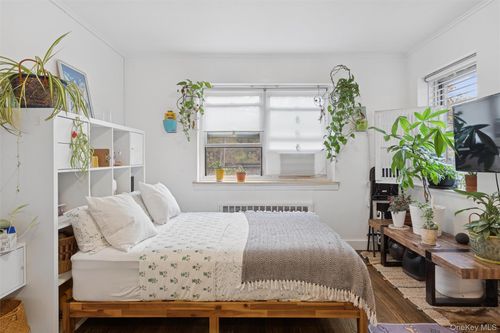 2c-75-02 Austin St, Forest Hills, NY, 11375-6229 | Card Image