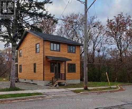 85 Hall St, Oshawa, ON, L1H2Y8 | Card Image