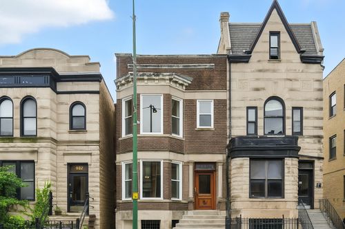 2-909 W Addison St, Chicago, IL, 60613-4310 | Card Image