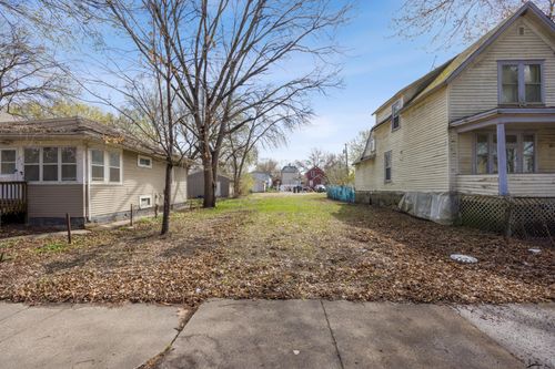 858 Marion St, Saint Paul, MN, 55117-5339 | Card Image