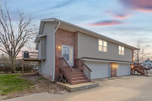 2a-1345 Poplar St, Highland, IL, 62249-2141 | Card Image