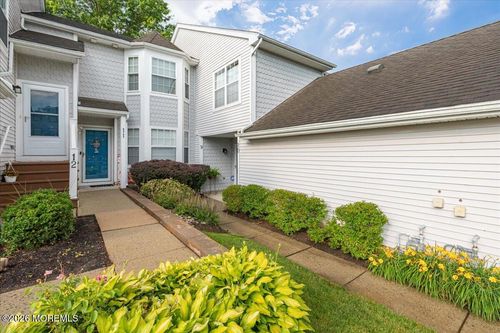 9 Evergreen Ct, Freehold, NJ, 07728-4118 | Card Image