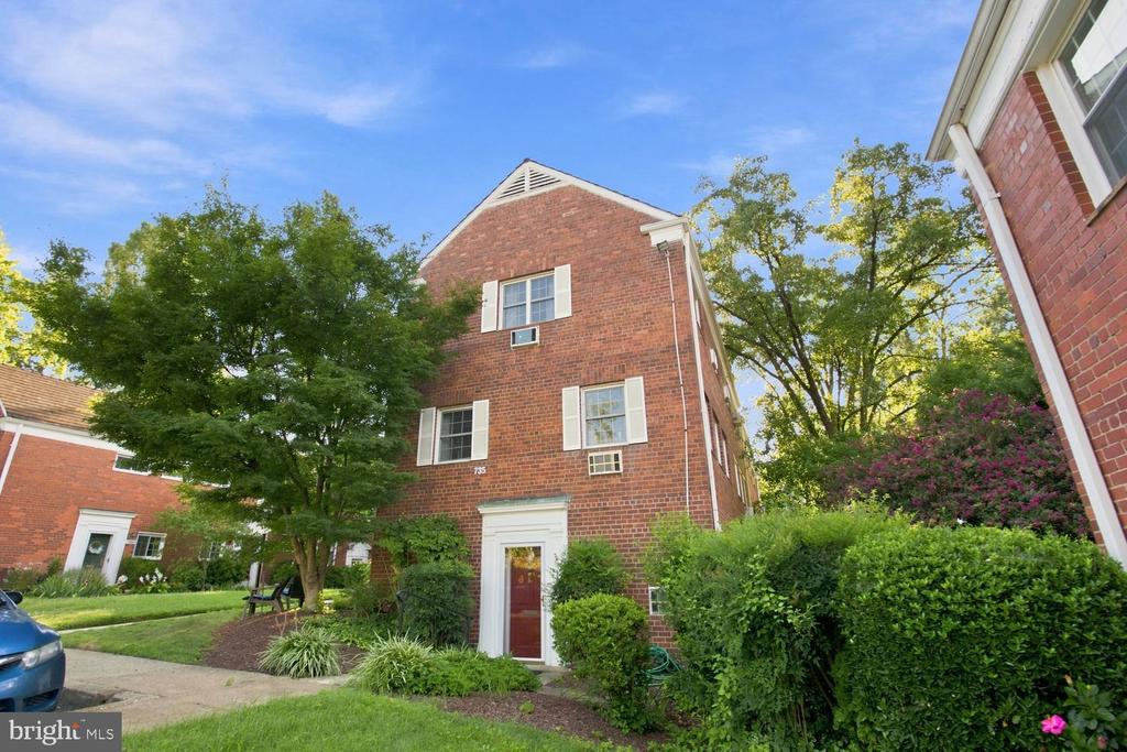 Residential in ALEXANDRIA