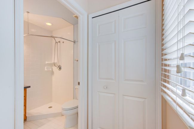 801 Sherman Dr, Condo with 2 bedrooms, 3 bathrooms and null parking in Royal Oak MI | Image 33