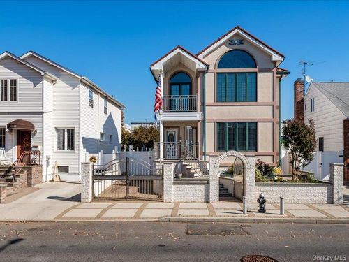 63-47 74th St, Middle Village, NY, 11379-1863 | Card Image