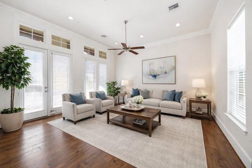 9452 London Bridge Sta, Houston, TX, 77045-4643 | Card Image