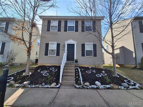 907 Carpathian Dr, Lake St Louis, MO, 63367-4890 | Card Image