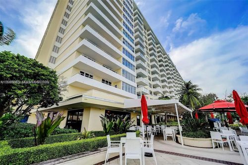 7w-5600 Collins Ave, Miami Beach, FL, 33140-2406 | Card Image