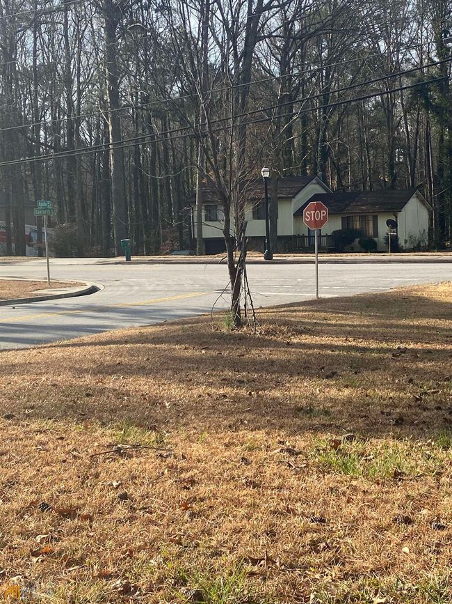 4555 Danforth Rd Sw, House other with 3 bedrooms, 2 bathrooms and null parking in Atlanta GA | Image 24