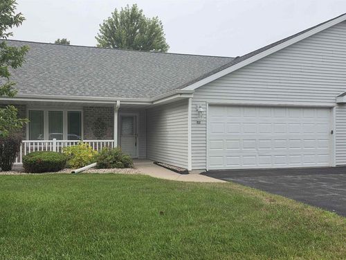 82 Queens Way, Fond Du Lac, WI, 54935 | Card Image