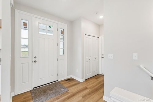 188 School House Dr, Imlay City, MI, 48444-1243 | Card Image