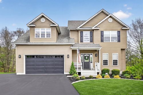 17 Cahill Dr, Goshen, NY, 10924-1577 | Card Image