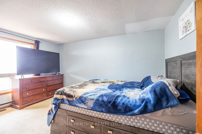 940 Portage Rd, House other with 4 bedrooms, 2 bathrooms and 10 parking in Kirkfield ON | Image 17