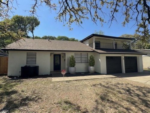 6424 Melinda Dr, Forest Hill, TX, 76119-7658 | Card Image