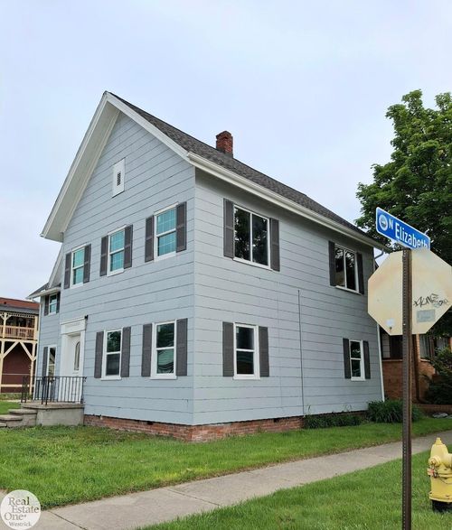 406 Broadway St, Marine City, MI, 48039-3647 | Card Image