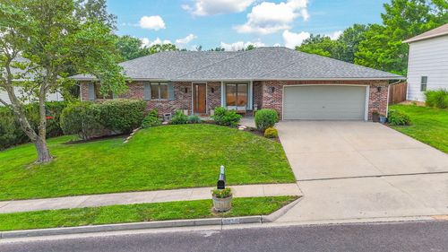 2615 Hillshire Dr, Columbia, MO, 65203-1583 | Card Image