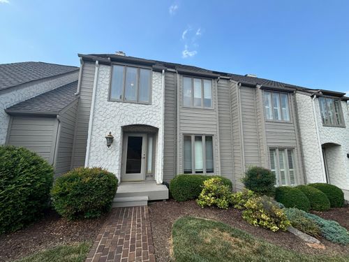 4978 Hunting Hills Cir, Roanoke, VA, 24018-8761 | Card Image