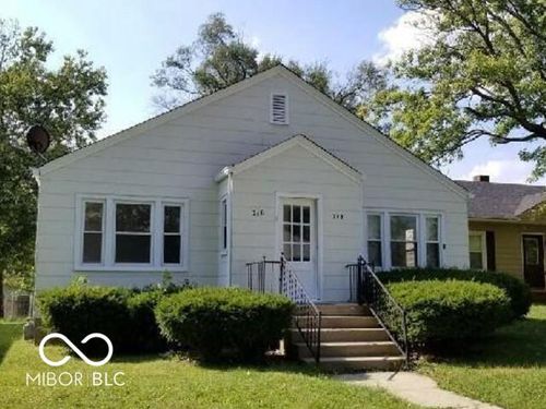 216 6th Ave, Beech Grove, IN, 46107-1336 | Card Image
