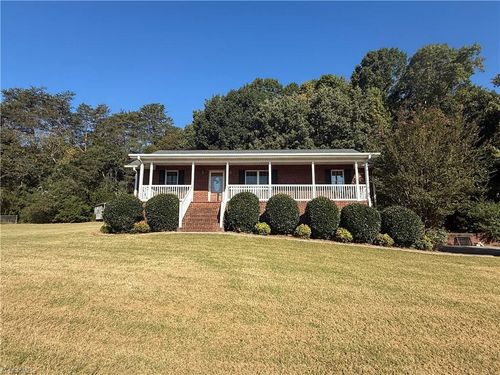 5339 E Old Us 421 Hwy, East Bend, NC, 27018-8707 | Card Image