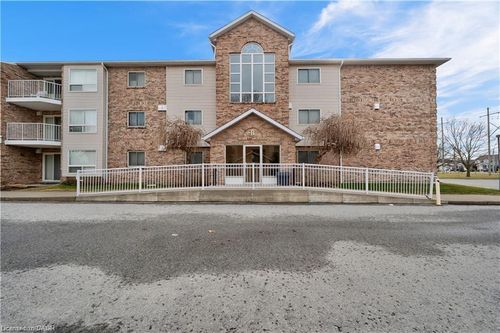 303b-1061 Vansickle Rd N, St Catharines, ON, L2S2X4 | Card Image