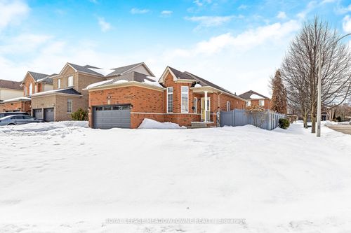 82 Division St, Acton, ON, L7J3B6 | Card Image