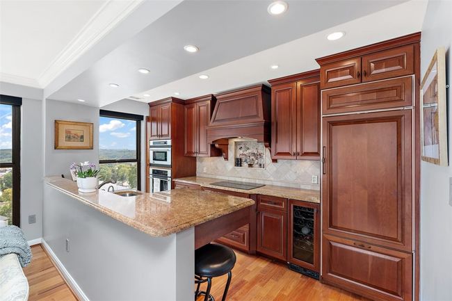 APT-1102 - 1700 Grandview Ave, Condo with 2 bedrooms, 2 bathrooms and 2 parking in Mt Washington PA | Image 15