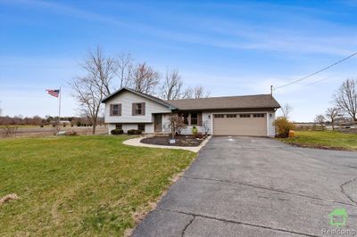 504 E Erie Road, Home with 3 bedrooms, 1 bathrooms and null parking in Bedford Twp MI | Image 3