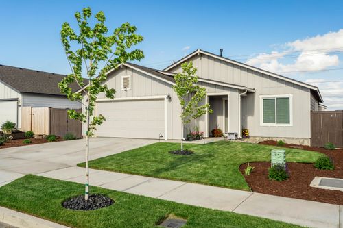 3556 Nw 10th Pl, Redmond, OR, 97756-2180 | Card Image