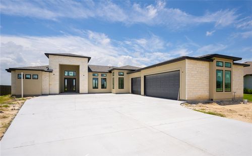 758 Buffalo Creek Dr, Corpus Christi, TX, 78415-4447 | Card Image