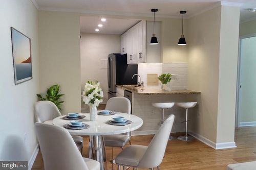 302-2711 Ordway St Nw, WASHINGTON, DC, 20008-5018 | Card Image