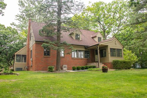 7 E Valley Road, Beloit, WI, 53511 | Card Image